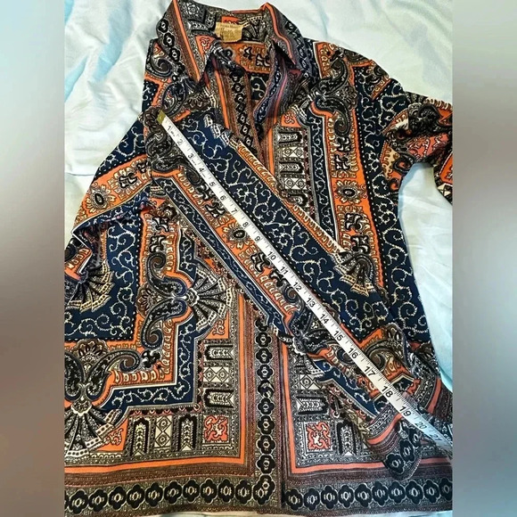 VTG 1970’s Women’s Paisley Geometric Orange Blue Button Down. Pointed Collar. - Picture 10 of 10